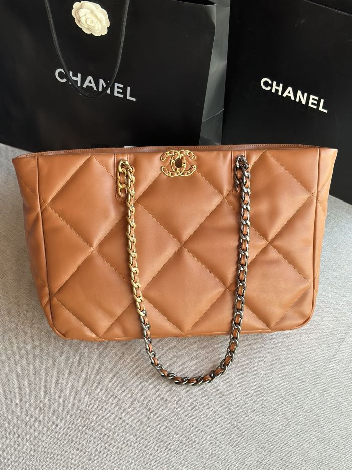 Handbag Chanel AS366 size 24 X41 X10 cm