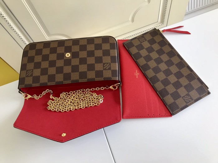 Handbag Louis Vuitton 63032 size 21*11*2 cm