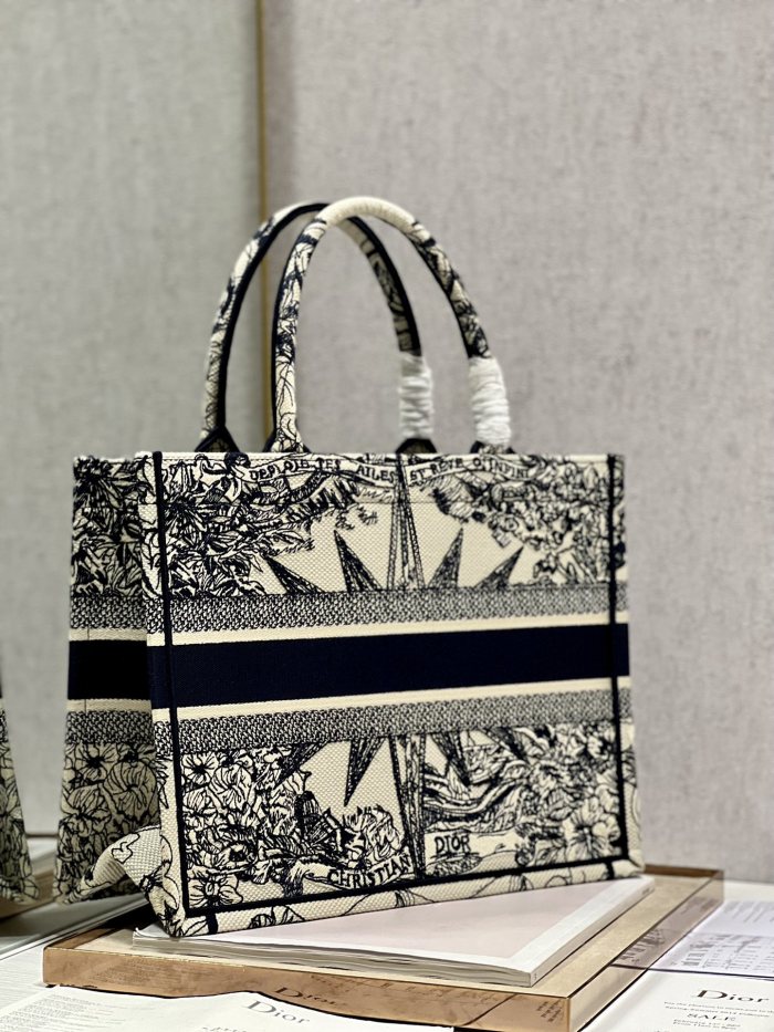 Handbag Dior 8001 size 36×28 cm