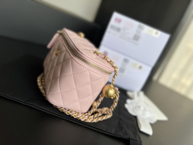 Handbag Chanel AP2303 size 17cmx9.5cmx8 cm