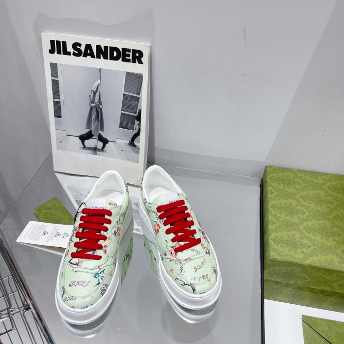 Gucci Women's GG sneaker 2