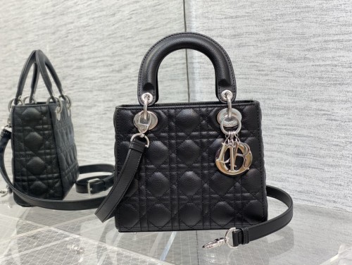 Handbag Dior size 20 cm