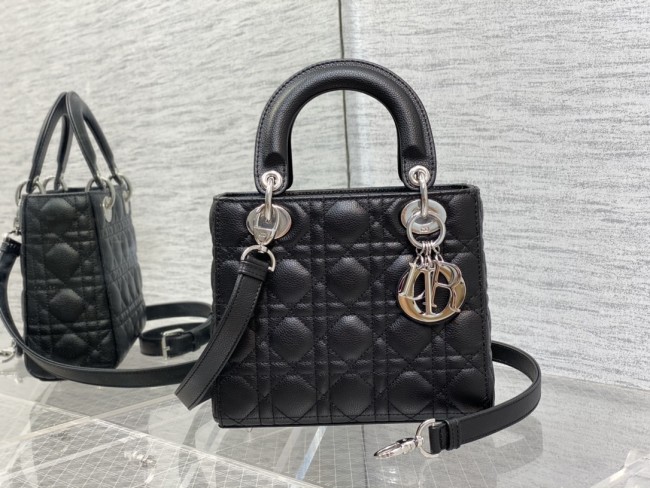 Handbag Dior size 20 cm