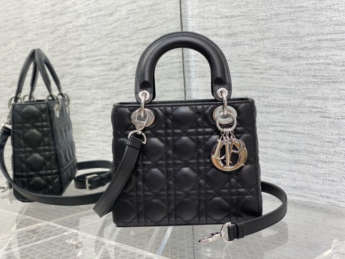 Handbag Dior size 20 cm