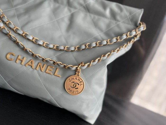 Handbag Chanel size 35cmx37cmx7 cm
