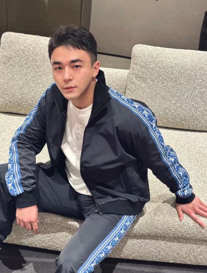 Clothes Louis Vuitton 131