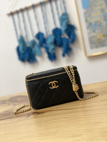 Handbag Chanel 81222 size 16.5 cm