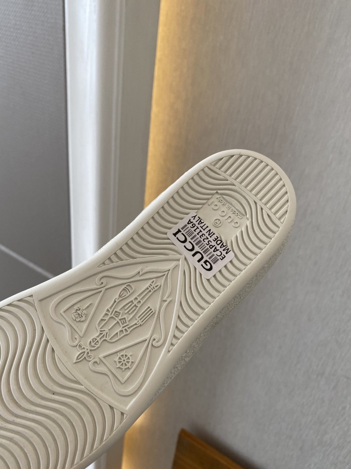 Gucci Women's Ace sneaker with bee sneaker 4