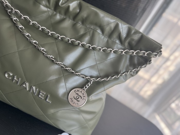 Handbag Chanel size 39cmx42cmx8 cm