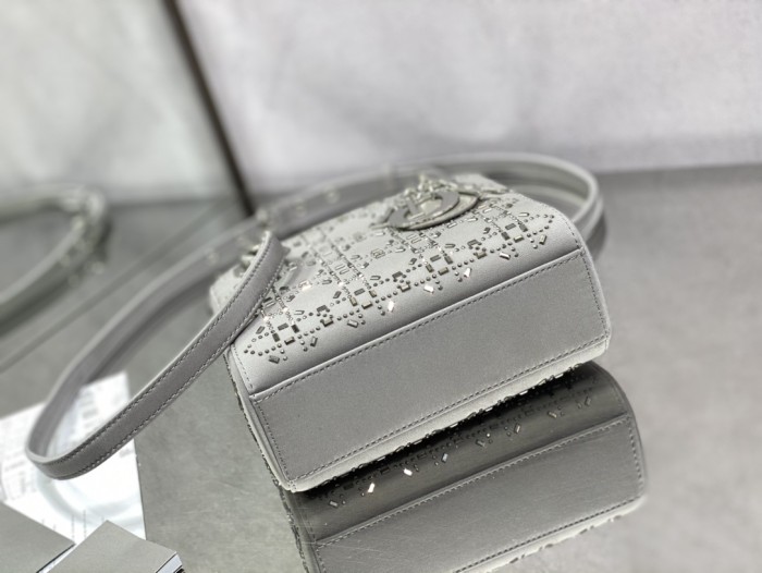 Handbag Dior size 17 cm