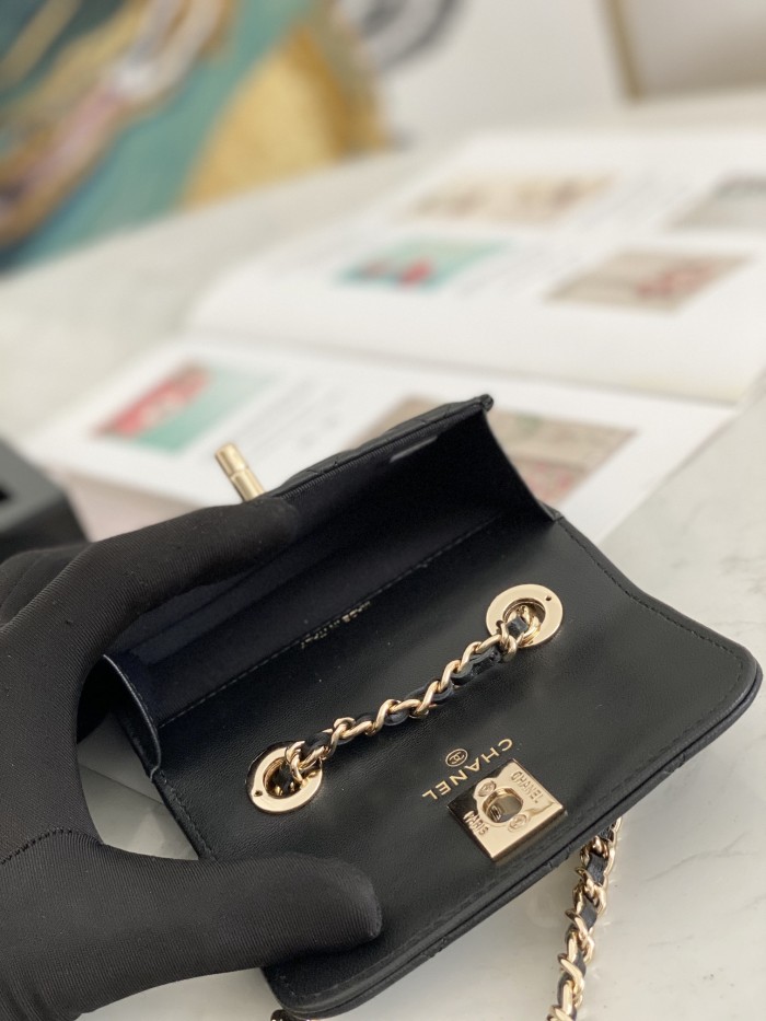 Handbag Chanel 82768 size 12.5 2.5 9 cm