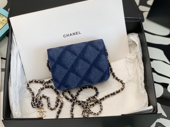 Handbag Chanel size 10×8×2 cm