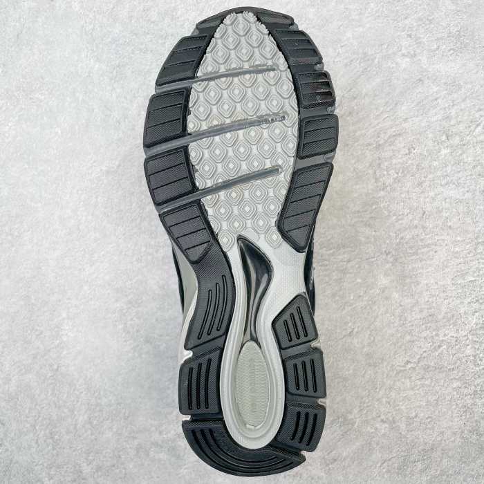 New Balance 990 Sneaker 7