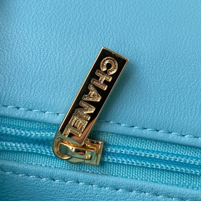 Handbag Chanel size 17 cm