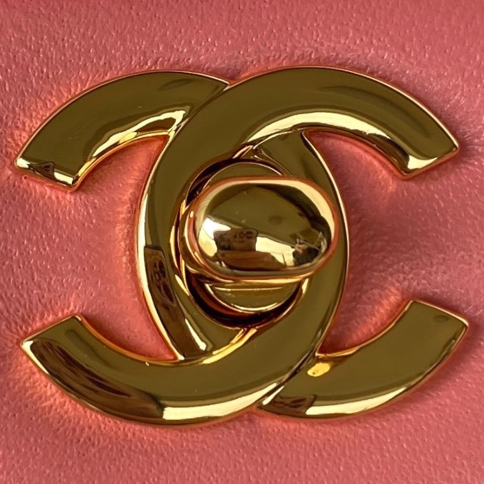 Handbag Chanel size 20 cm