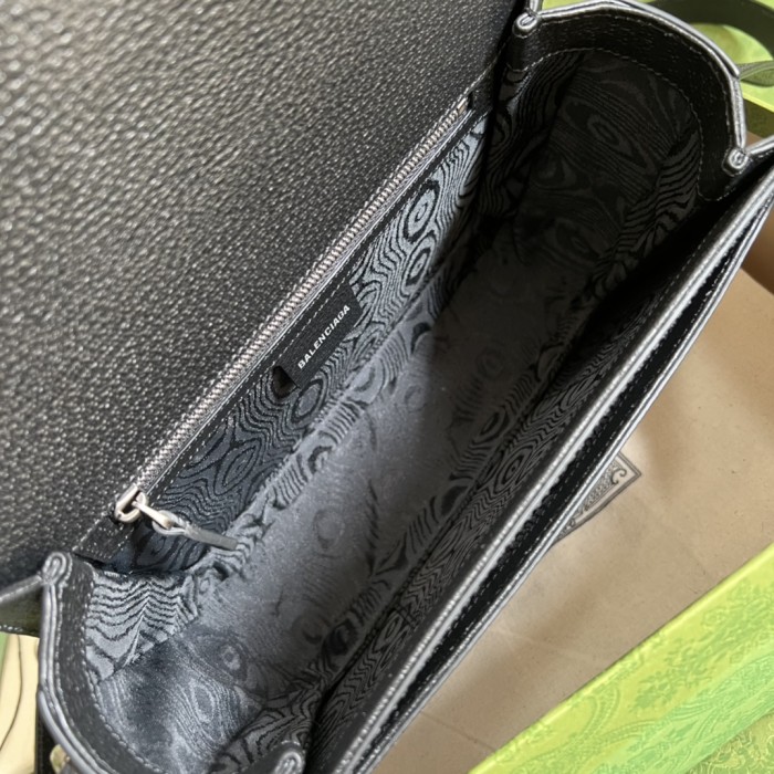 Handbag Gucci 680121 size 25 x18x 9 cm