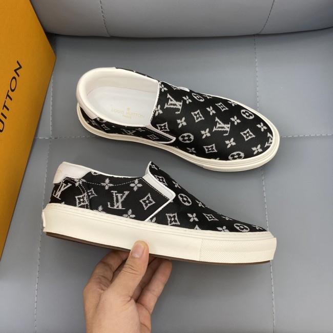 Louis Vuitton Monogram Denim sneaker 29