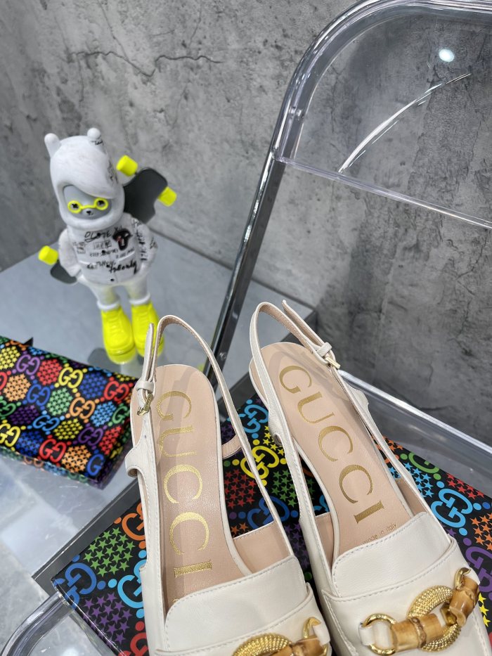 Gucci Women's crocodile print pump WOMEN 4