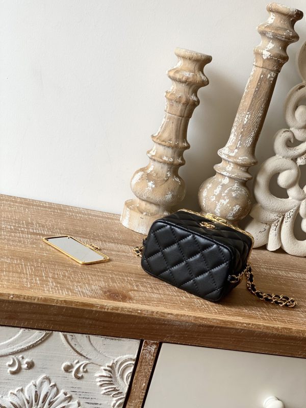 Handbag Chanel AP2717 size 9.5×11×8 cm