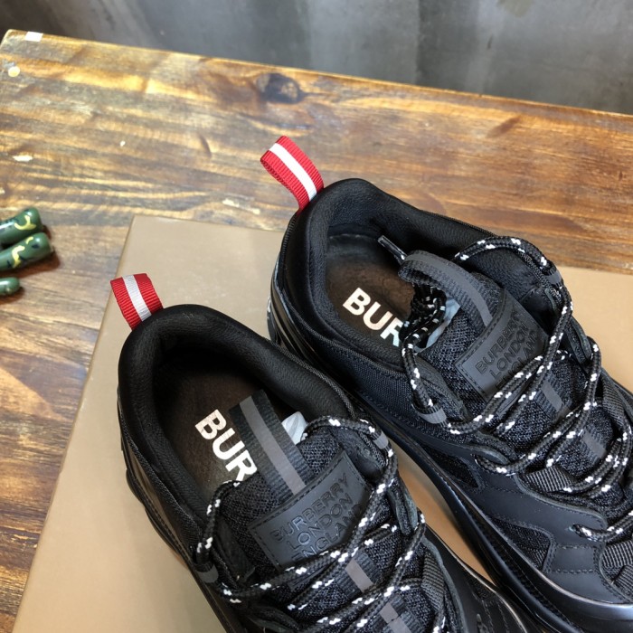 Burberry Arthur Vintage Sneaker 31