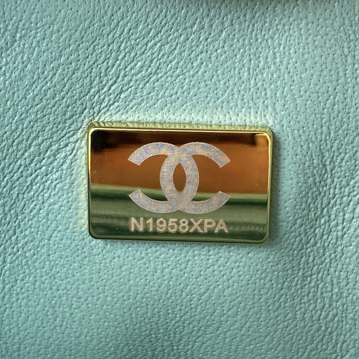 Handbag Chanel AS2431 size 20x12x6 cm