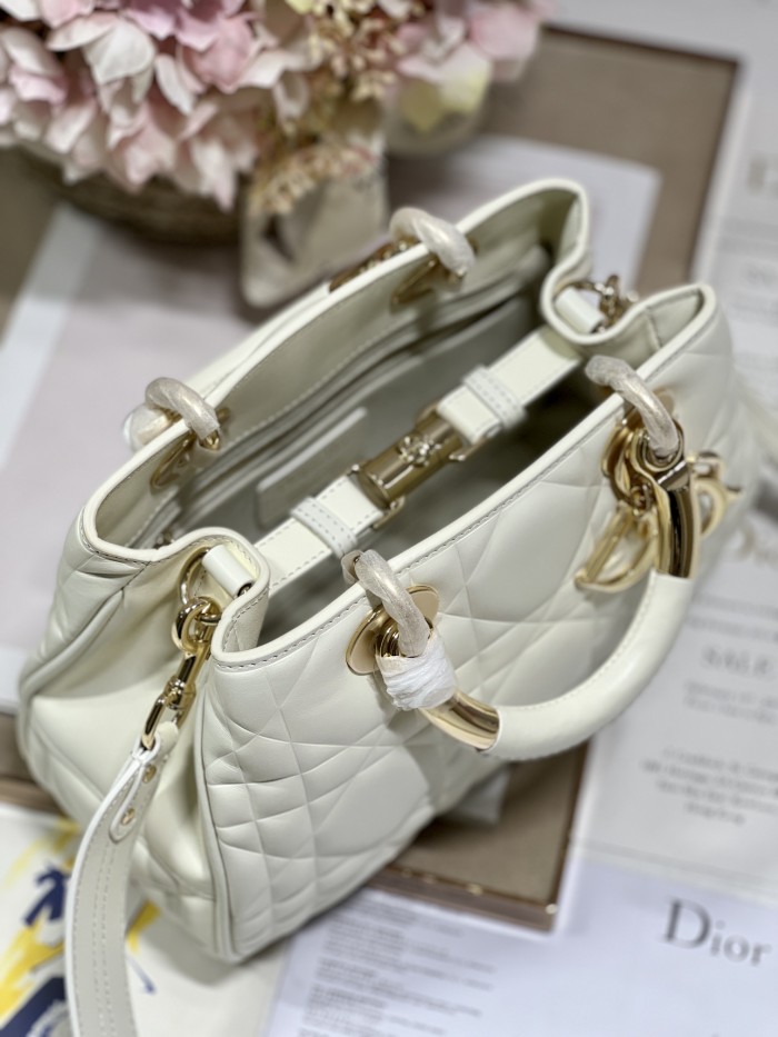 Handbag Dior 0062 size 24*16.5*9.5 cm