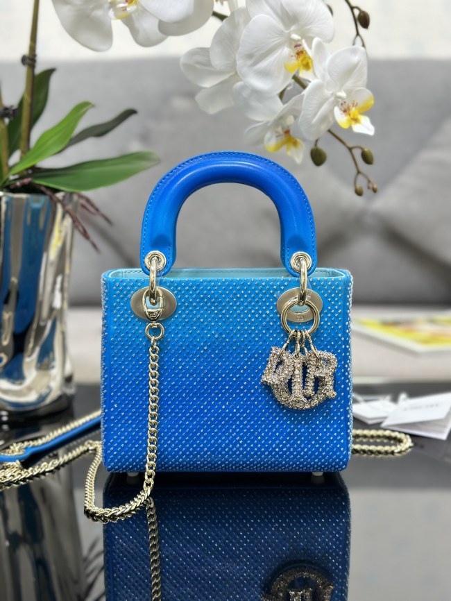 Handbag Dior M0505 size 17×15×7 cm