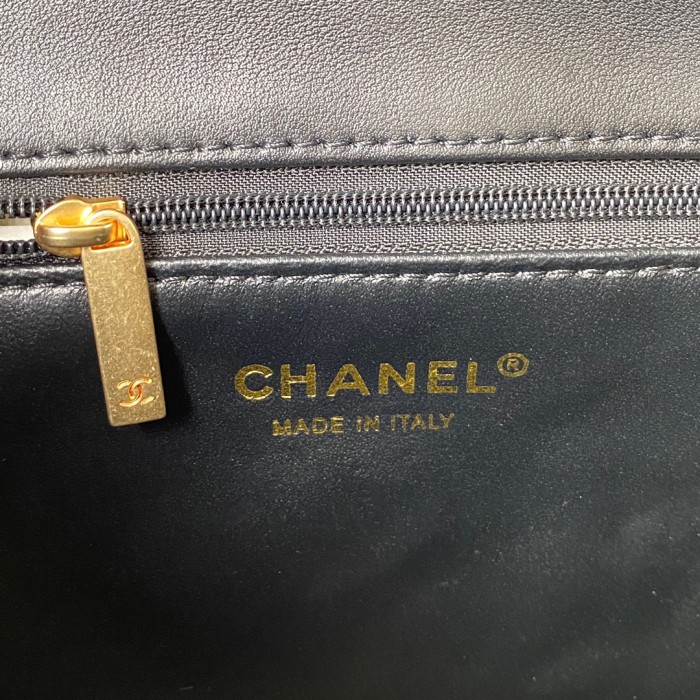 Handbag Chanel AS1792 size 19 cm