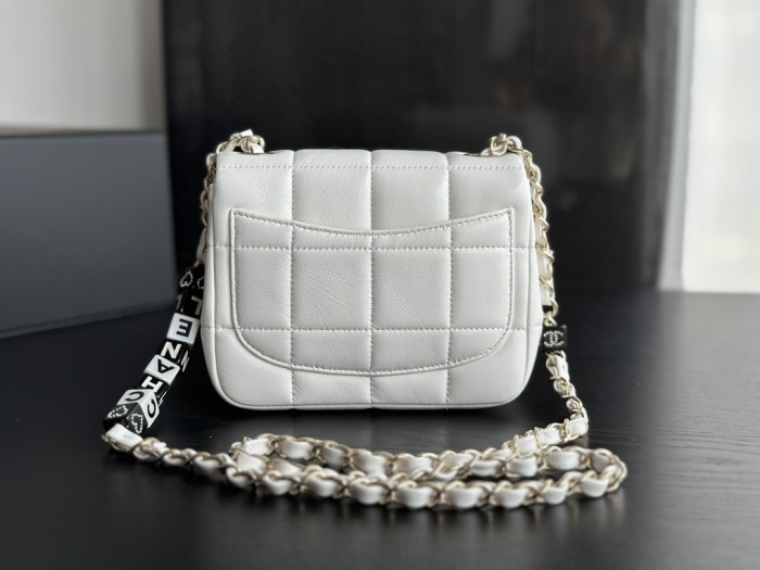 Handbag Chanel AP3744 size 18 cm