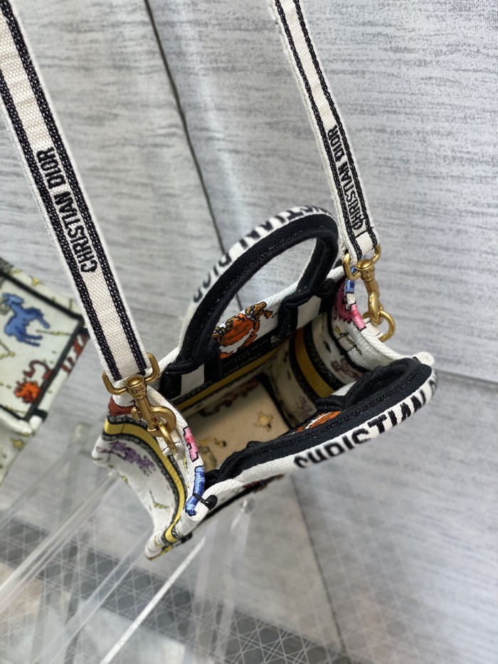 Handbag Dior size 13.5*5*18 cm