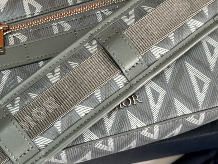 Handbag Dior 93307 size 22 x 15 x 6 cm