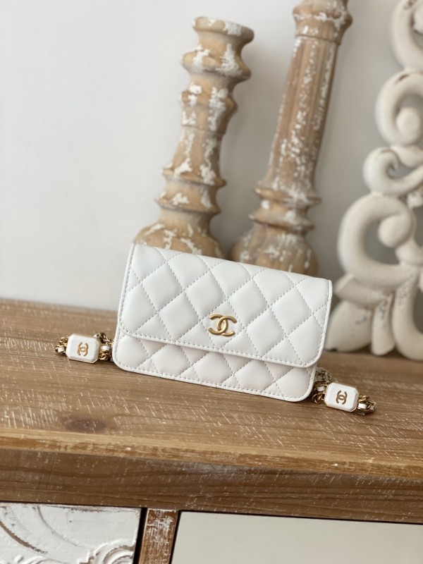 Handbag Chanel 81216 size 15.2 9.5 3.5 cm