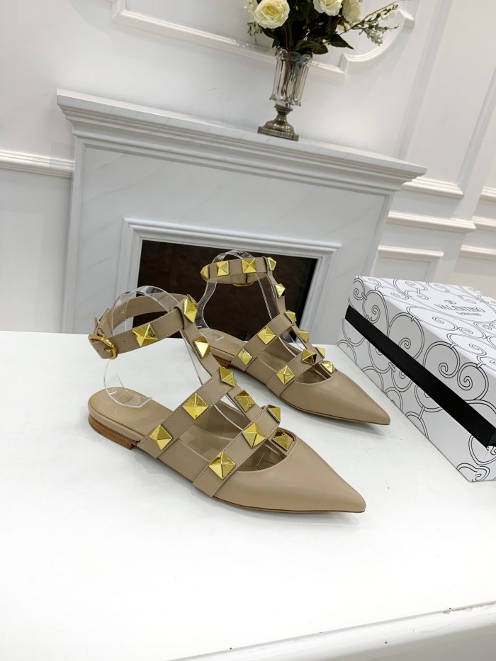 VALENTINO GARAVANI Roman Stud WOMEN 33
