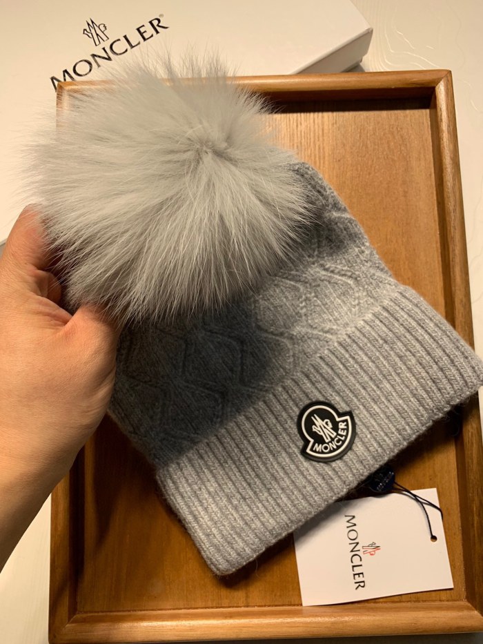 Hat Moncler 4
