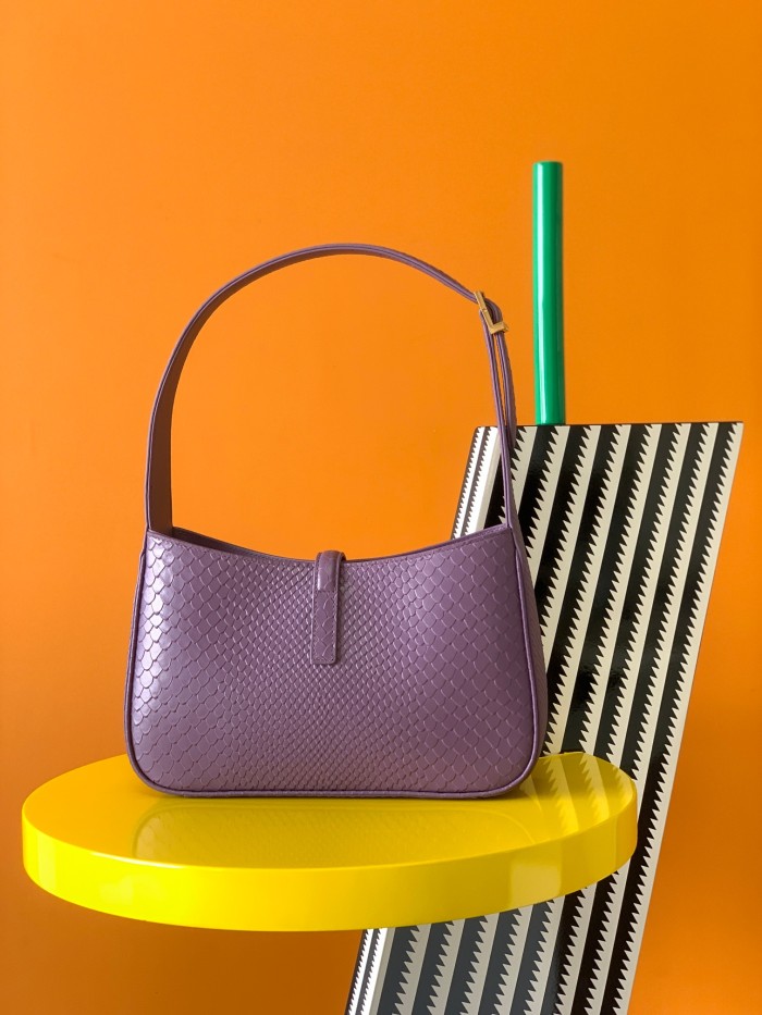 Handbags SAINT LAURENT 657228 size 24.5x16x6 cm