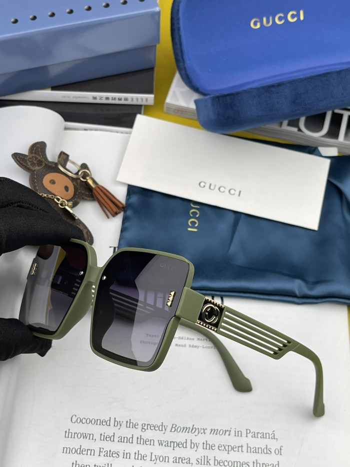Sunglasses Gucci G1592