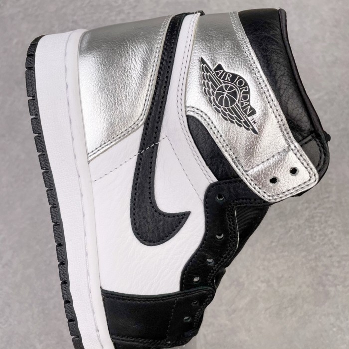 Jordan 1 Retro High Silver Toe (W)