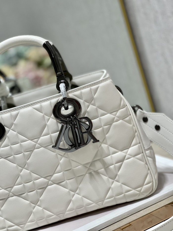 Handbag Dior 1202 size 31×31×11 cm