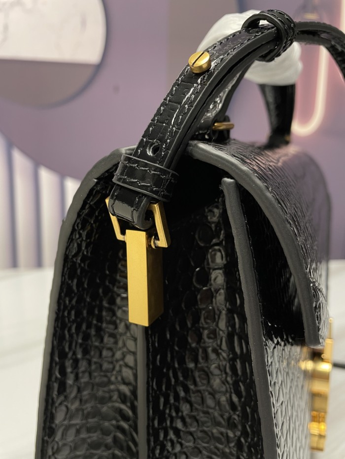 Handbags SAINT LAURENT 578000 size 24×20×11 cm