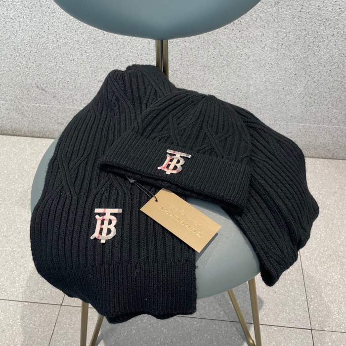 Hat & Scarf Burberry 1