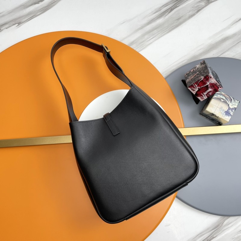 Handbags SAINT LAURENT 713938 size 23×22×8.5 cm