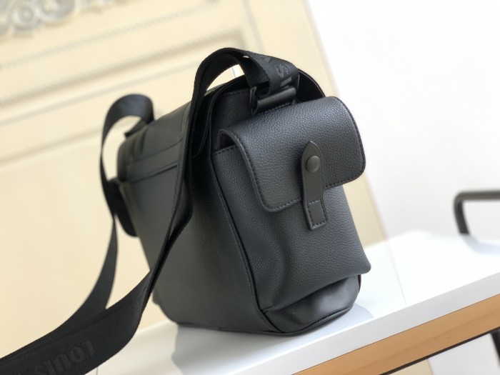 Handbag Louis Vuitton M58476 size 25 x 29 x 9 cm