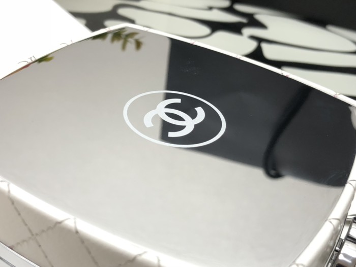 Handbag Chanel size 12.7*12.7*7.6* cm