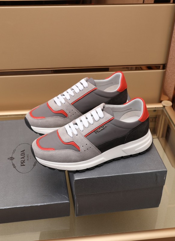 Prada Low Top sneaker 26