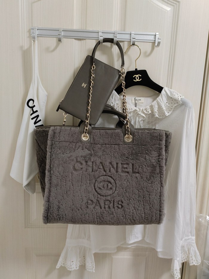 Handbag Chanel size 38 cm