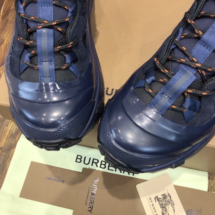 Burberry Arthur Vintage Sneaker 37