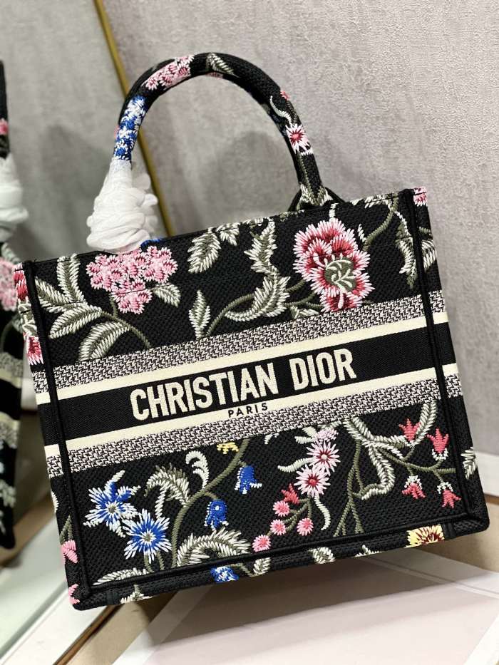 Handbag Dior 1265 size 26.5×21×14 cm