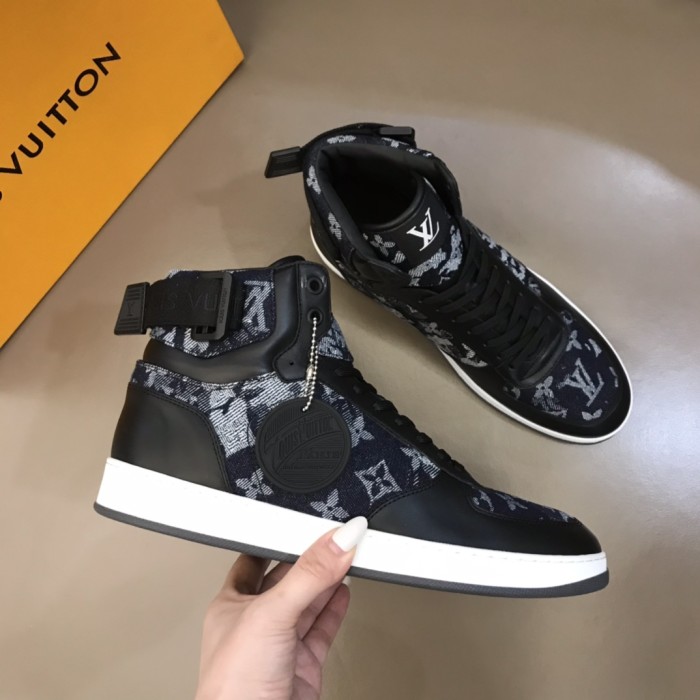 Louis Vuitton Rivoli sneaker 13