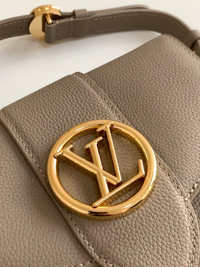 Handbag Louis Vuitton M58728 size 21 x 15 x 6.5 cm