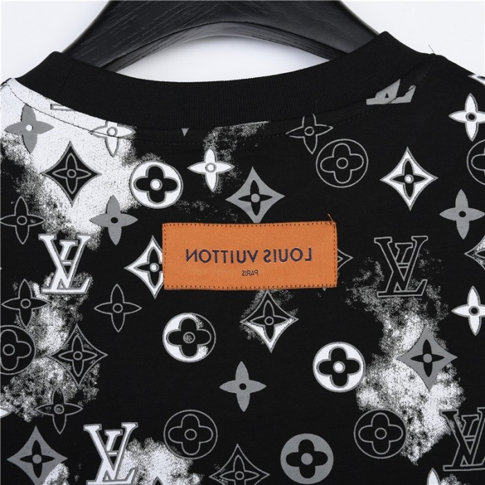 Clothes Louis Vuitton 119